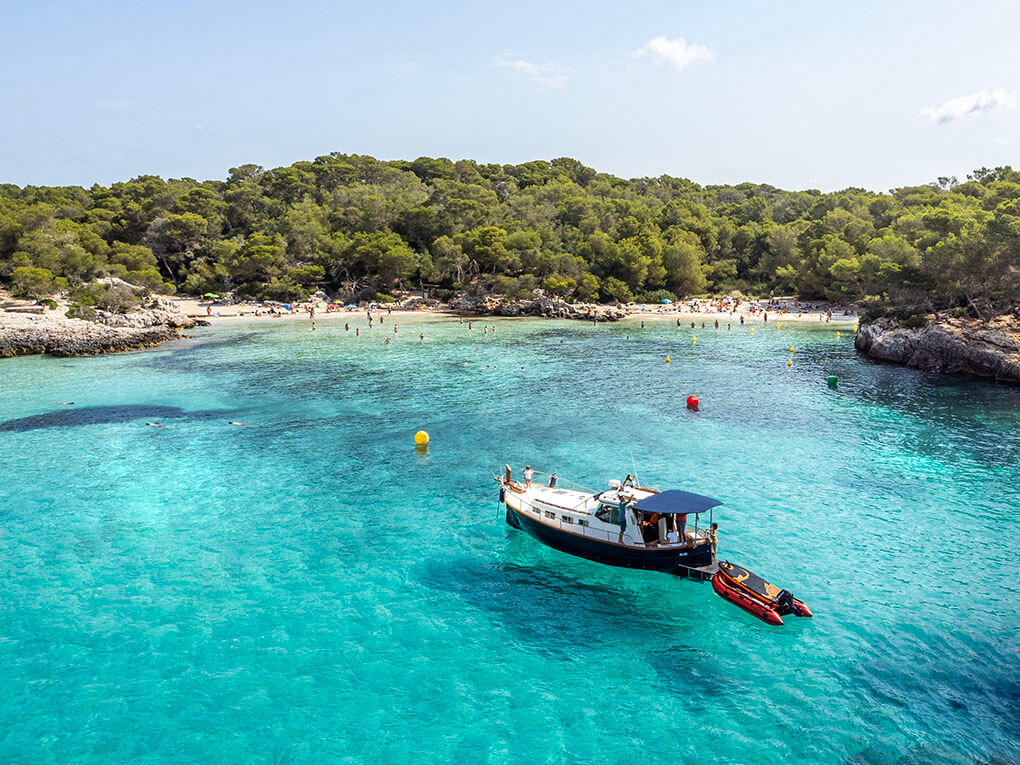 01-buri-excursion-en-barco-llaut-costa-sur-Menorca