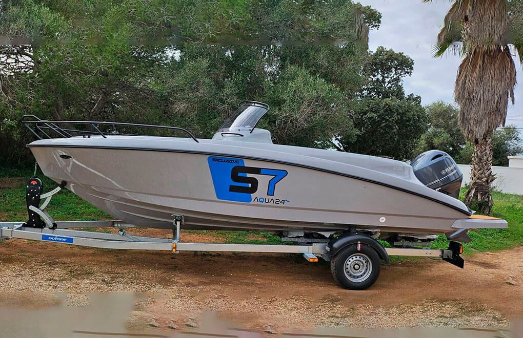 01-aqua-s7-motor-boats-for-rent-fornells